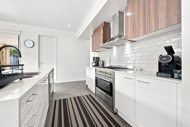 Photo - 7 Wendy Way, Pakenham VIC 3810 - Image 4