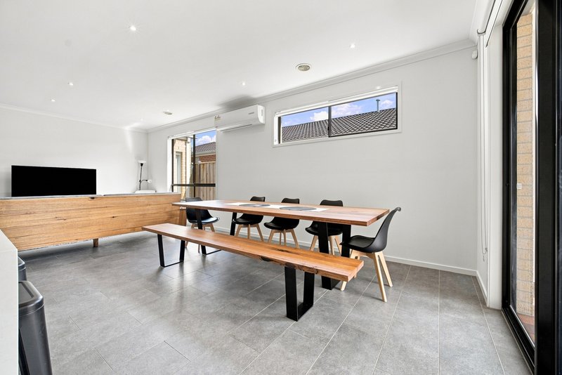Photo - 7 Wendy Way, Pakenham VIC 3810 - Image 9