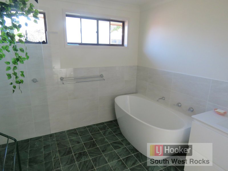 Photo - 7 Wentworth Avenue, South West Rocks NSW 2431 - Image 9