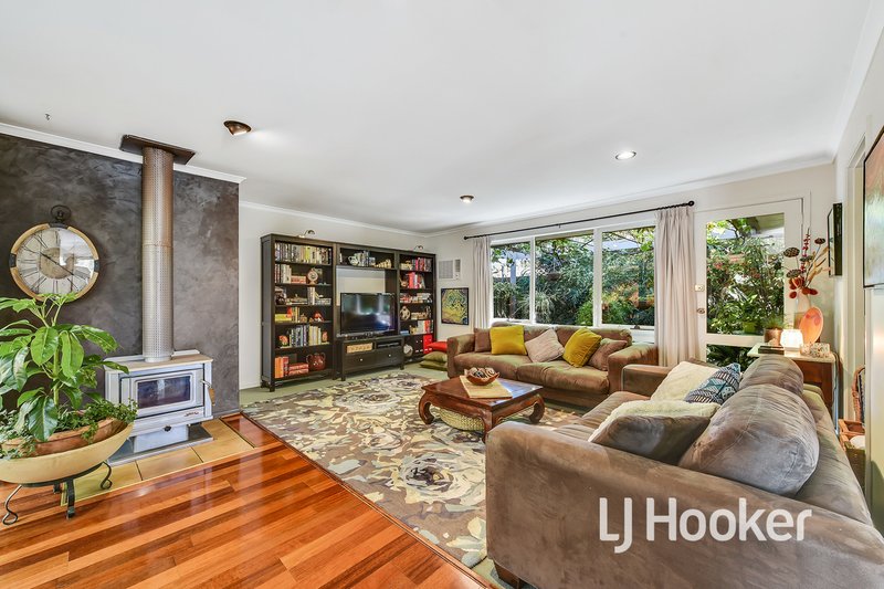 Photo - 7 Wentworth Street, Cranbourne North VIC 3977 - Image 4