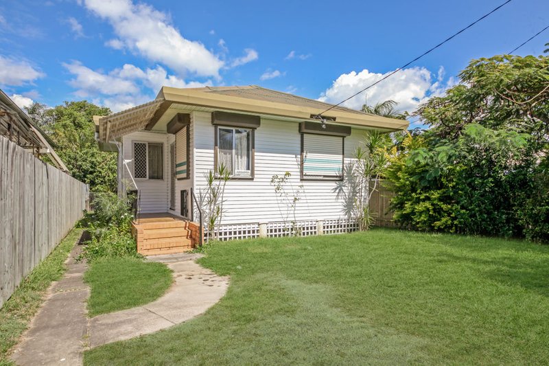 Photo - 7 Westbrook Street, Woody Point QLD 4019 - Image