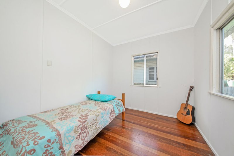 Photo - 7 Westbrook Street, Woody Point QLD 4019 - Image 5