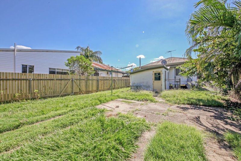 Photo - 7 Westbrook Street, Woody Point QLD 4019 - Image 8