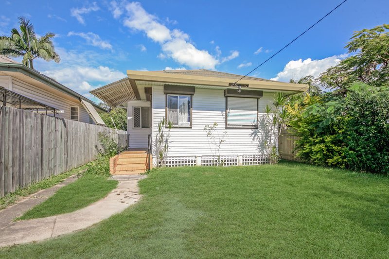 Photo - 7 Westbrook Street, Woody Point QLD 4019 - Image 9