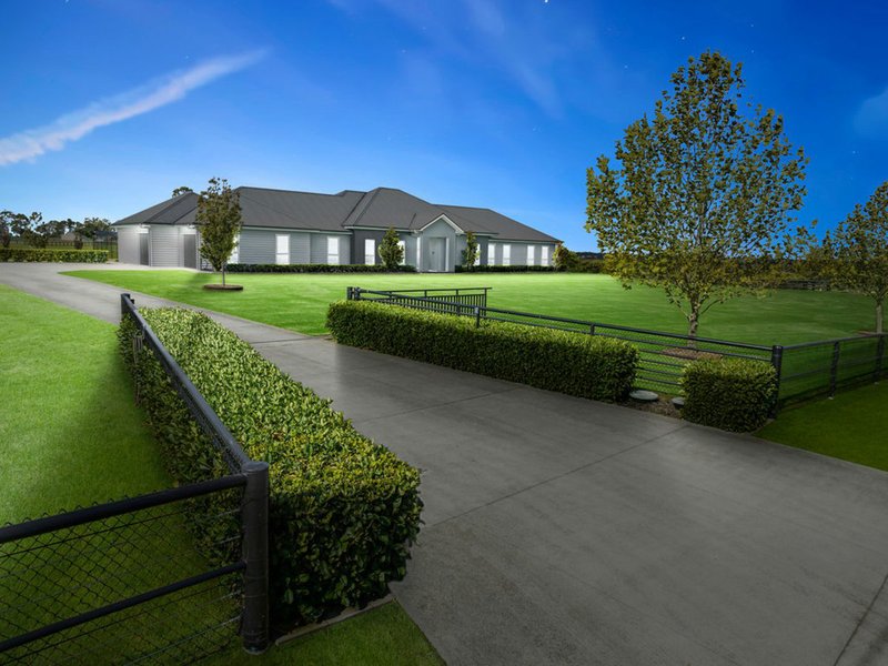 Photo - 7 Westminster Place, Razorback NSW 2571 - Image 1