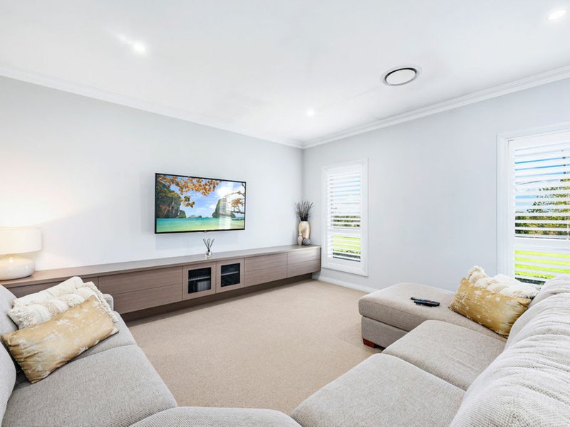 Photo - 7 Westminster Place, Razorback NSW 2571 - Image 4