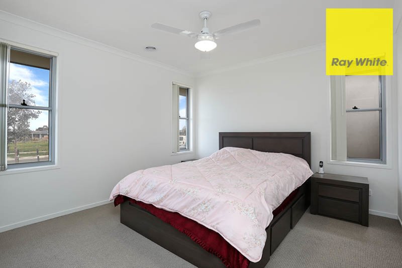 Photo - 7 Westonbury Drive, Point Cook VIC 3030 - Image 5