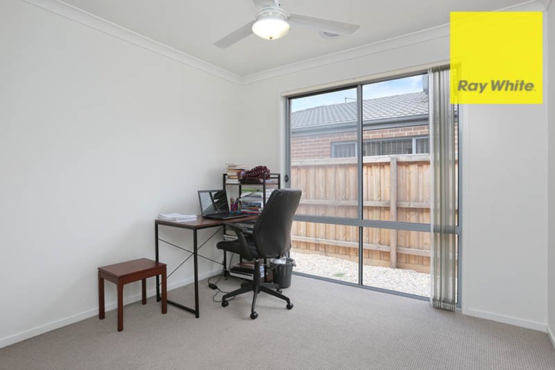 Photo - 7 Westonbury Drive, Point Cook VIC 3030 - Image 7