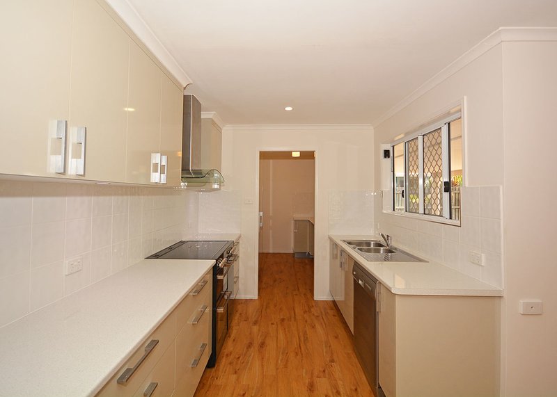 Photo - 7 Whimbrel Grove, Eli Waters QLD 4655 - Image 11