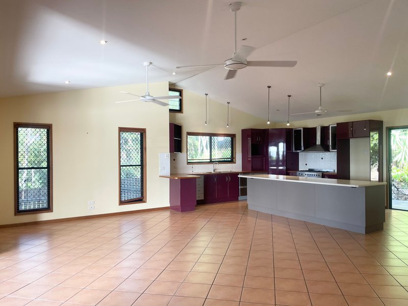 Photo - 7 Whinners Court, Eimeo QLD 4740 - Image 6