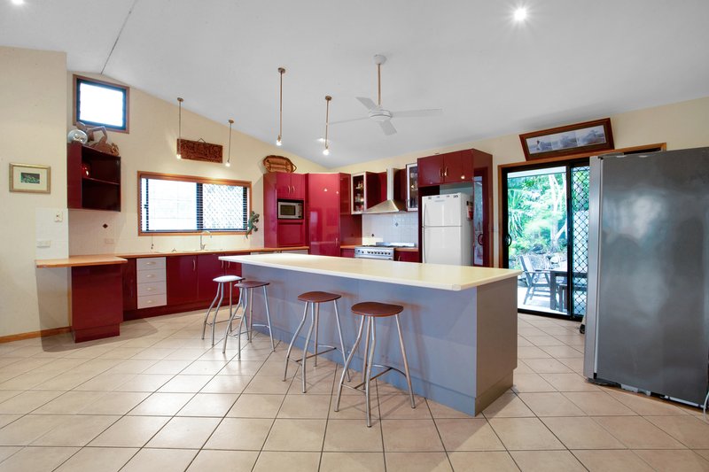 Photo - 7 Whinners Court, Eimeo QLD 4740 - Image 7