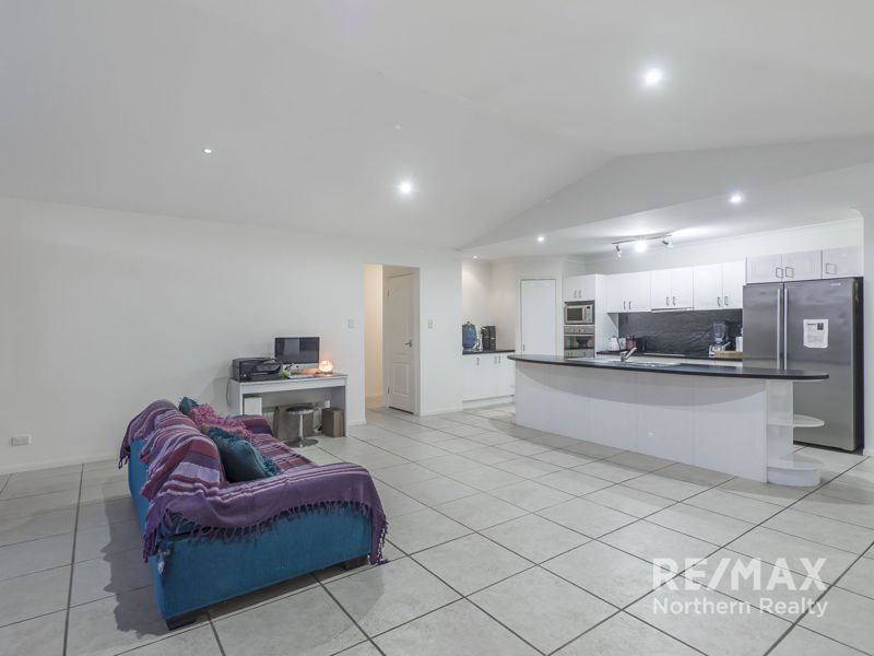 Photo - 7 Whiptail Ct , Cashmere QLD 4500 - Image 6