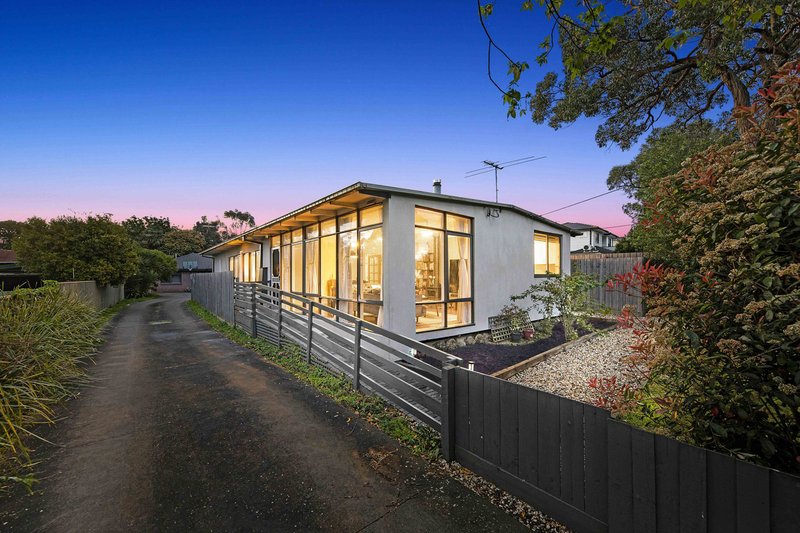 Photo - 7 White Avenue, Bayswater North VIC 3153 - Image 2