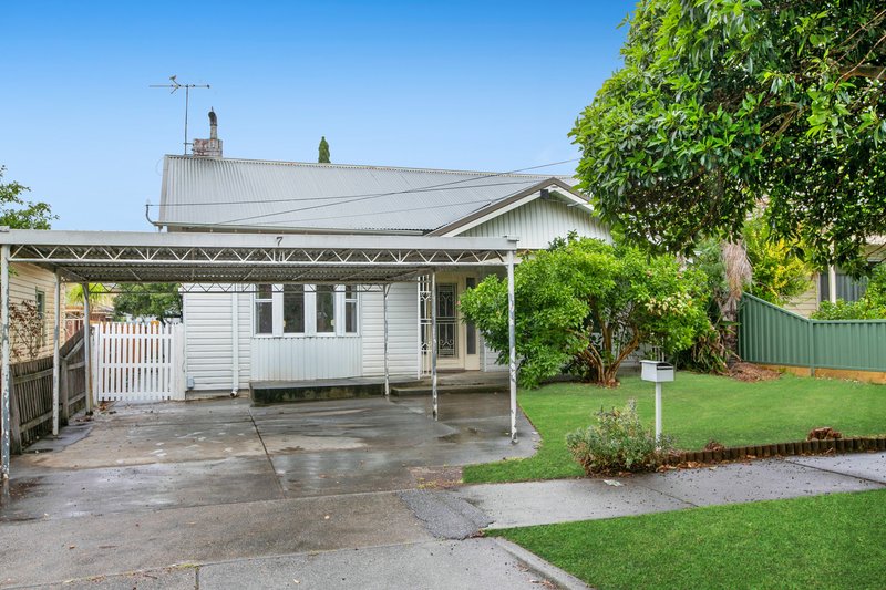 7 White Street, Reservoir VIC 3073