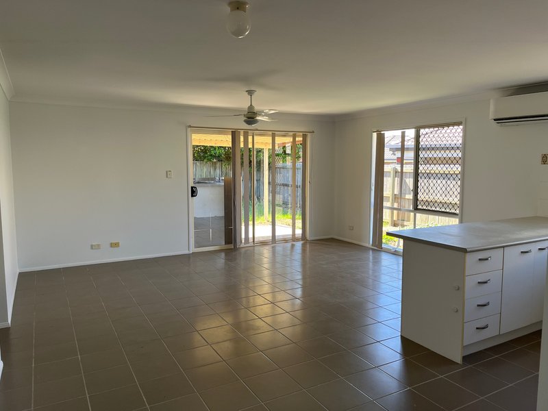 Photo - 7 Whitlock Drive, Rothwell QLD 4022 - Image 6