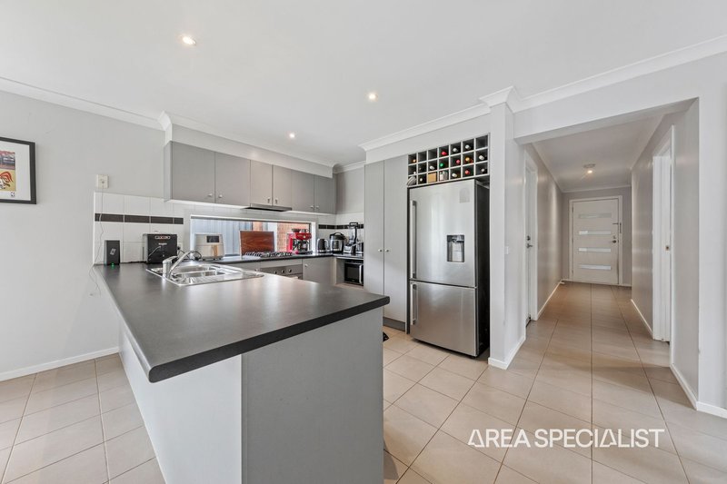 Photo - 7 Wild Cherry Avenue, Pakenham VIC 3810 - Image 3