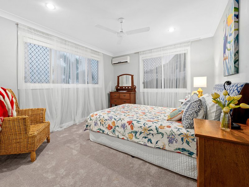 Photo - 7 Wilga Court, Bridgeman Downs QLD 4035 - Image 11