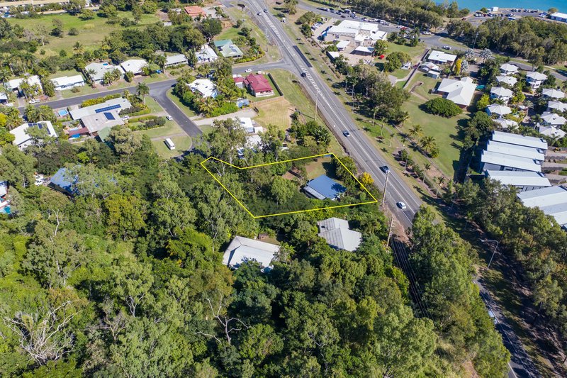 Photo - 7 William Close, Cannonvale QLD 4802 - Image 13