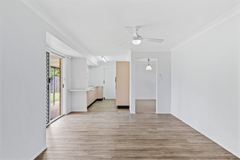 Photo - 7 Williams Way, Calamvale QLD 4116 - Image 3