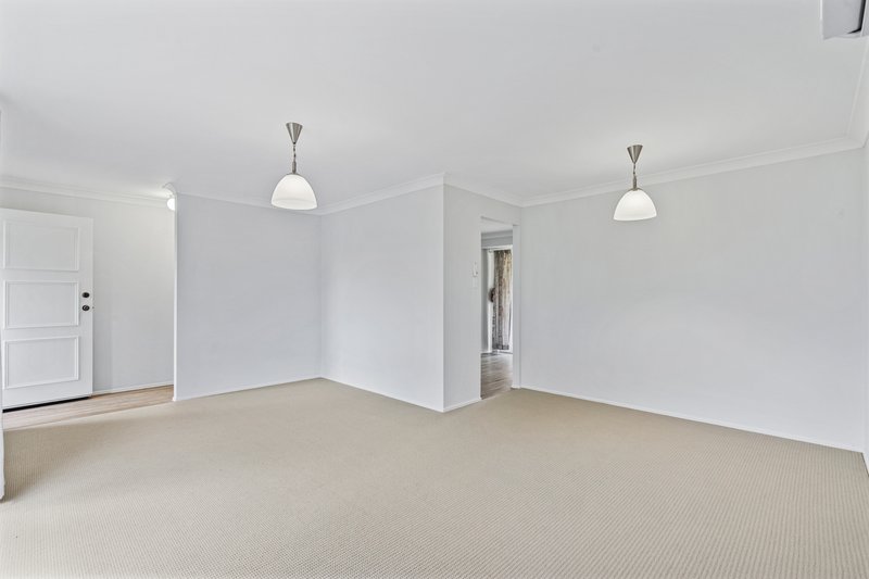 Photo - 7 Williams Way, Calamvale QLD 4116 - Image 5