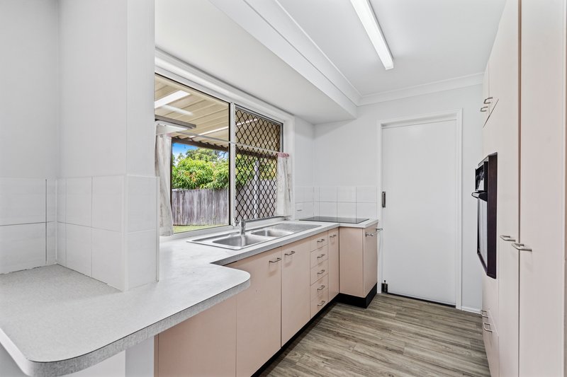 Photo - 7 Williams Way, Calamvale QLD 4116 - Image 7