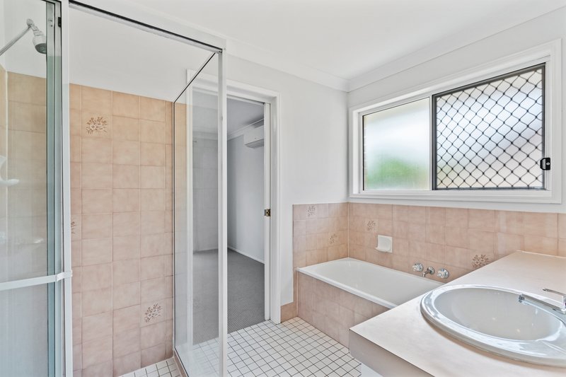 Photo - 7 Williams Way, Calamvale QLD 4116 - Image 12