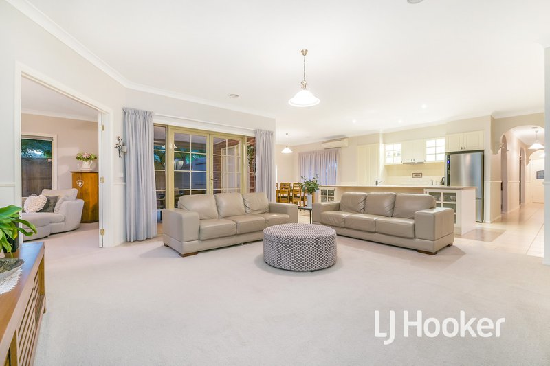 Photo - 7 Wills Avenue, Pakenham VIC 3810 - Image 3