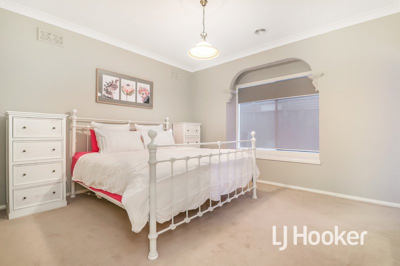 Photo - 7 Wills Avenue, Pakenham VIC 3810 - Image 11