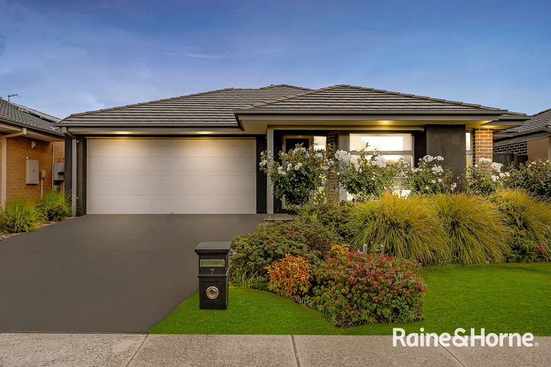 7 Wilmington Avenue, Cranbourne West VIC 3977