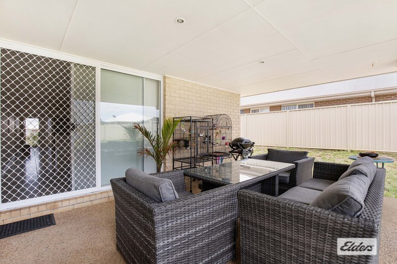 Photo - 7 Windermere Street, Emerald QLD 4720 - Image 15