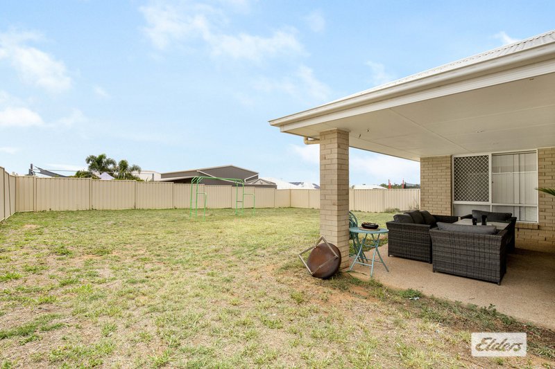 Photo - 7 Windermere Street, Emerald QLD 4720 - Image 16