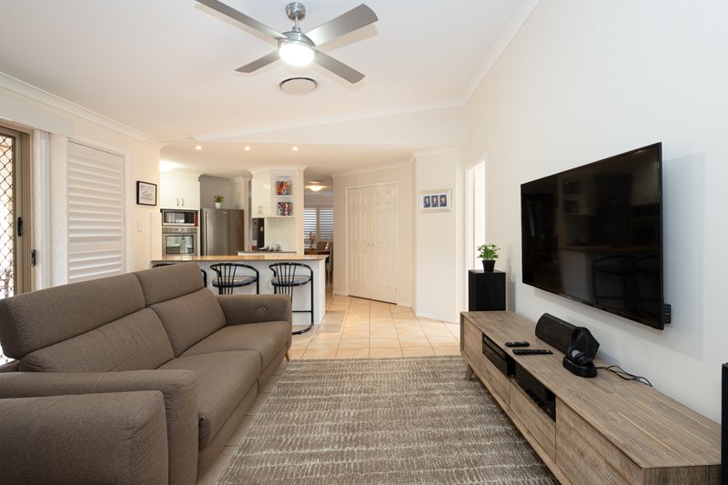 Photo - 7 Windward Place, Banksia Beach QLD 4507 - Image 4