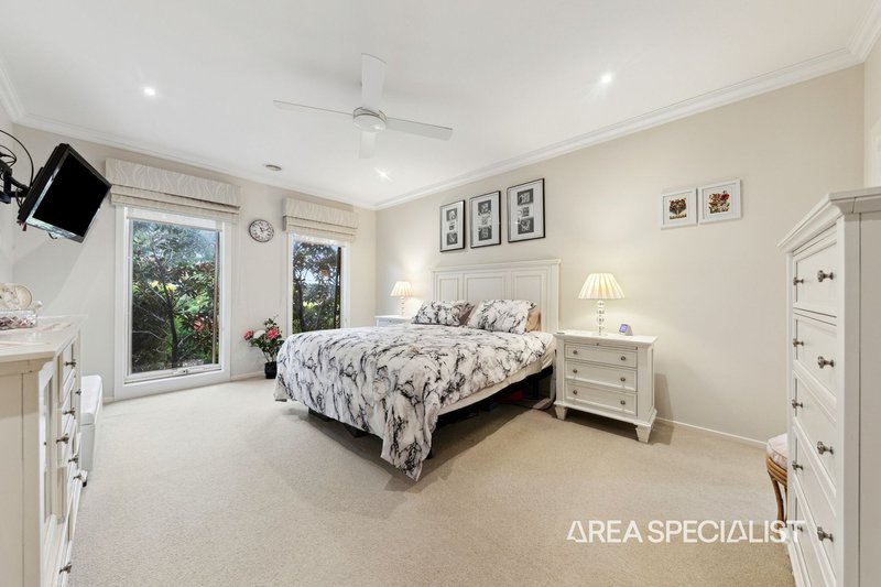 Photo - 7 Winneke Way, Pakenham VIC 3810 - Image 4