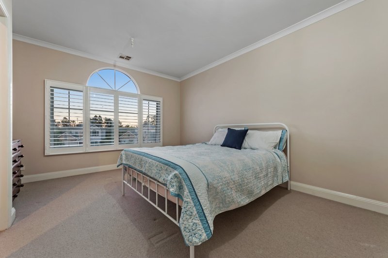 Photo - 7 Wisteria Lane, Caroline Springs VIC 3023 - Image 5