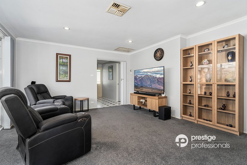 Photo - 7 Wollemi Court, Wattle Grove NSW 2173 - Image 4