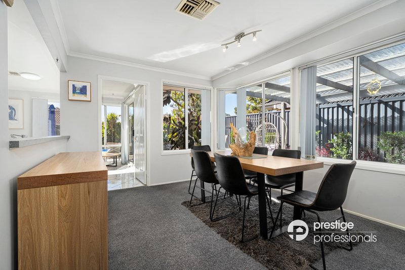 Photo - 7 Wollemi Court, Wattle Grove NSW 2173 - Image 5