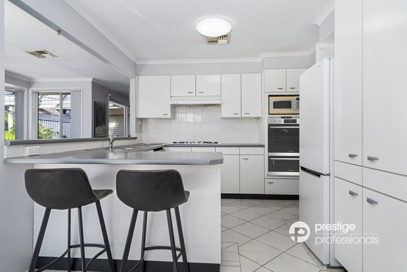 Photo - 7 Wollemi Court, Wattle Grove NSW 2173 - Image 7