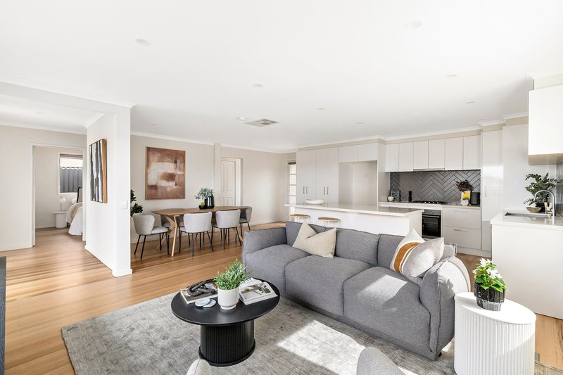 Photo - 7 Woolart Street, Strathmore VIC 3041 - Image 4