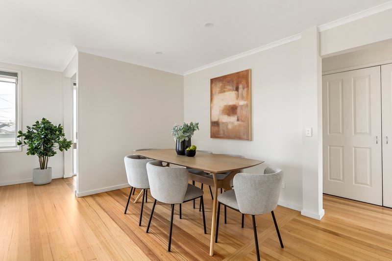 Photo - 7 Woolart Street, Strathmore VIC 3041 - Image 5