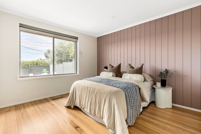 Photo - 7 Woolart Street, Strathmore VIC 3041 - Image 6