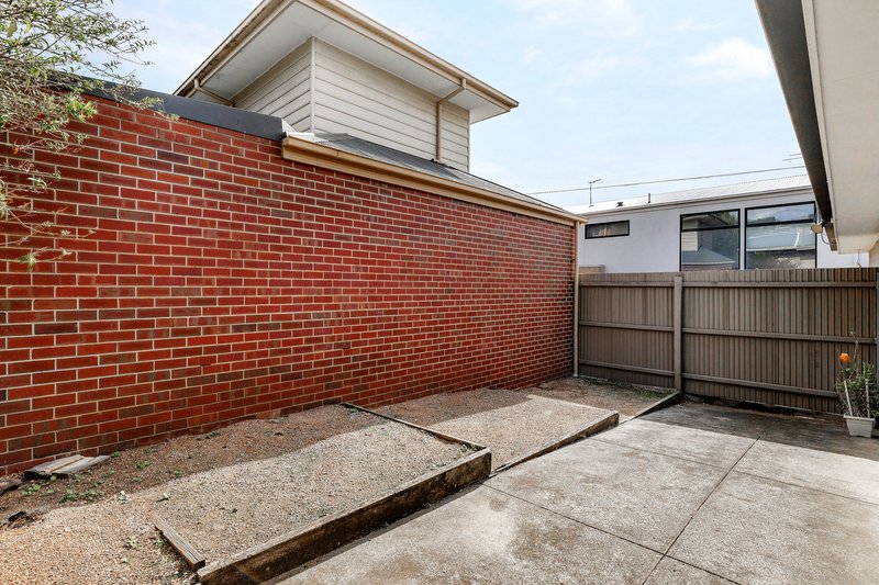 Photo - 7 Woolart Street, Strathmore VIC 3041 - Image 9