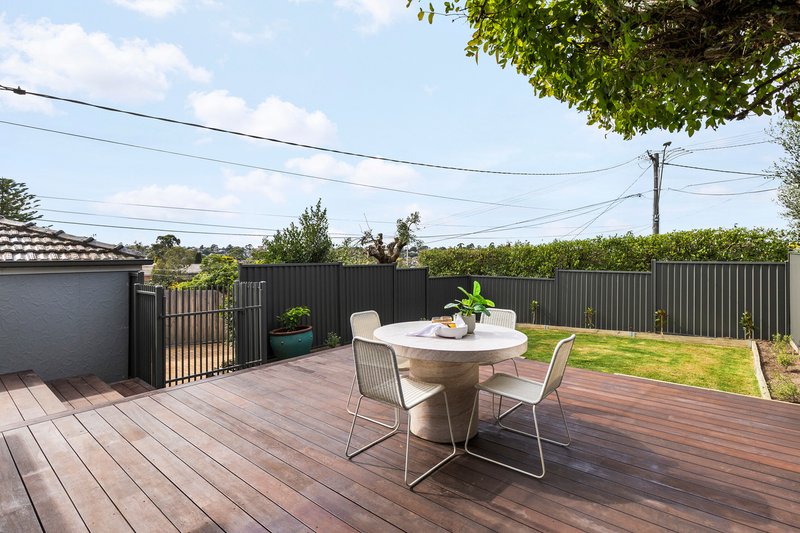 Photo - 7 Woolart Street, Strathmore VIC 3041 - Image 10