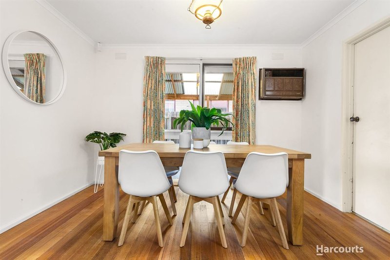 Photo - 7 Worthing Avenue, Burwood East VIC 3151 - Image 4