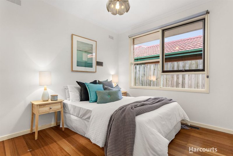 Photo - 7 Worthing Avenue, Burwood East VIC 3151 - Image 5