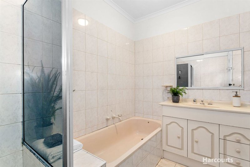 Photo - 7 Worthing Avenue, Burwood East VIC 3151 - Image 10