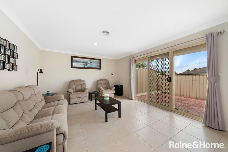 Photo - 7 Wright Place, Goulburn NSW 2580 - Image 3