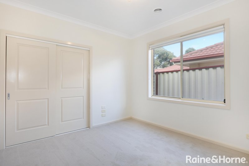 Photo - 7 Yalumba Way, Roxburgh Park VIC 3064 - Image 8