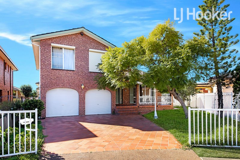 7 Yarra Place, St Johns Park NSW 2176