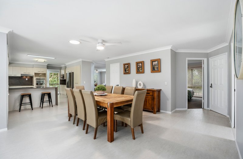 Photo - 7 Yarraglen Place, Parkwood QLD 4214 - Image 6