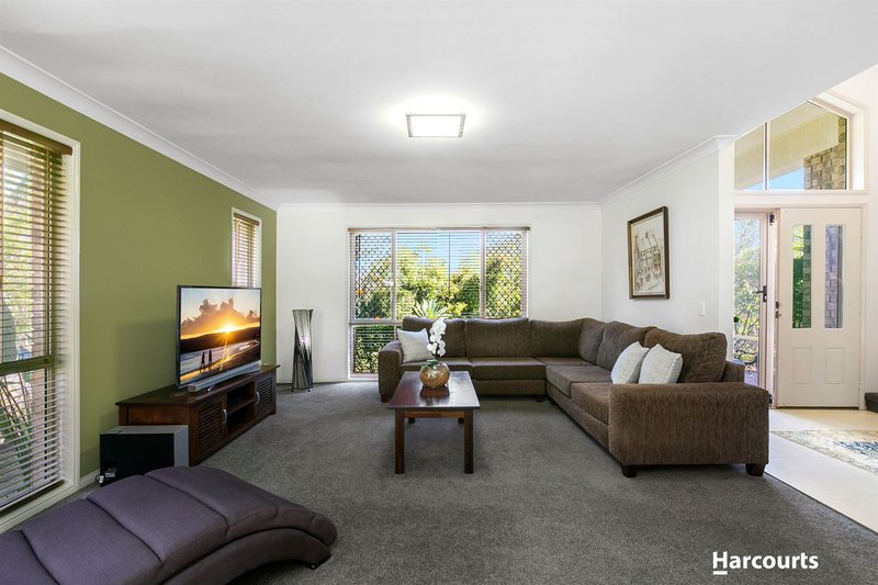 Photo - 7 Yarraglen Place, Parkwood QLD 4214 - Image 3